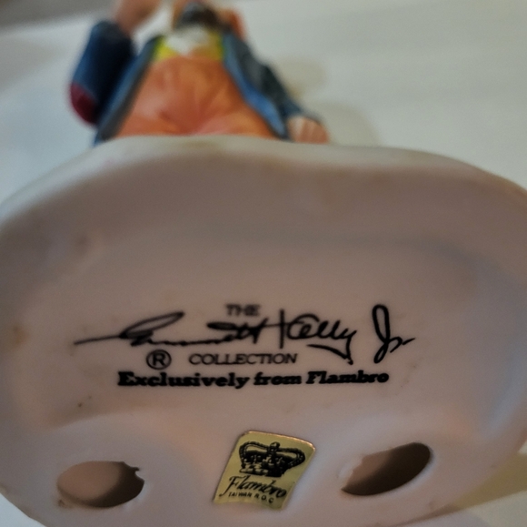 Emmett Kelly Jr. by Flambro 'Old Glory' Clown Figurine - Picture 2 of 3